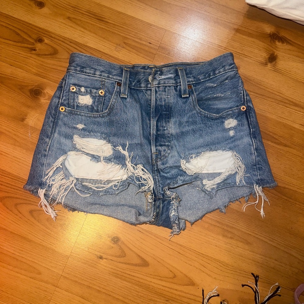 Levis 501 jean shorts !! (24)